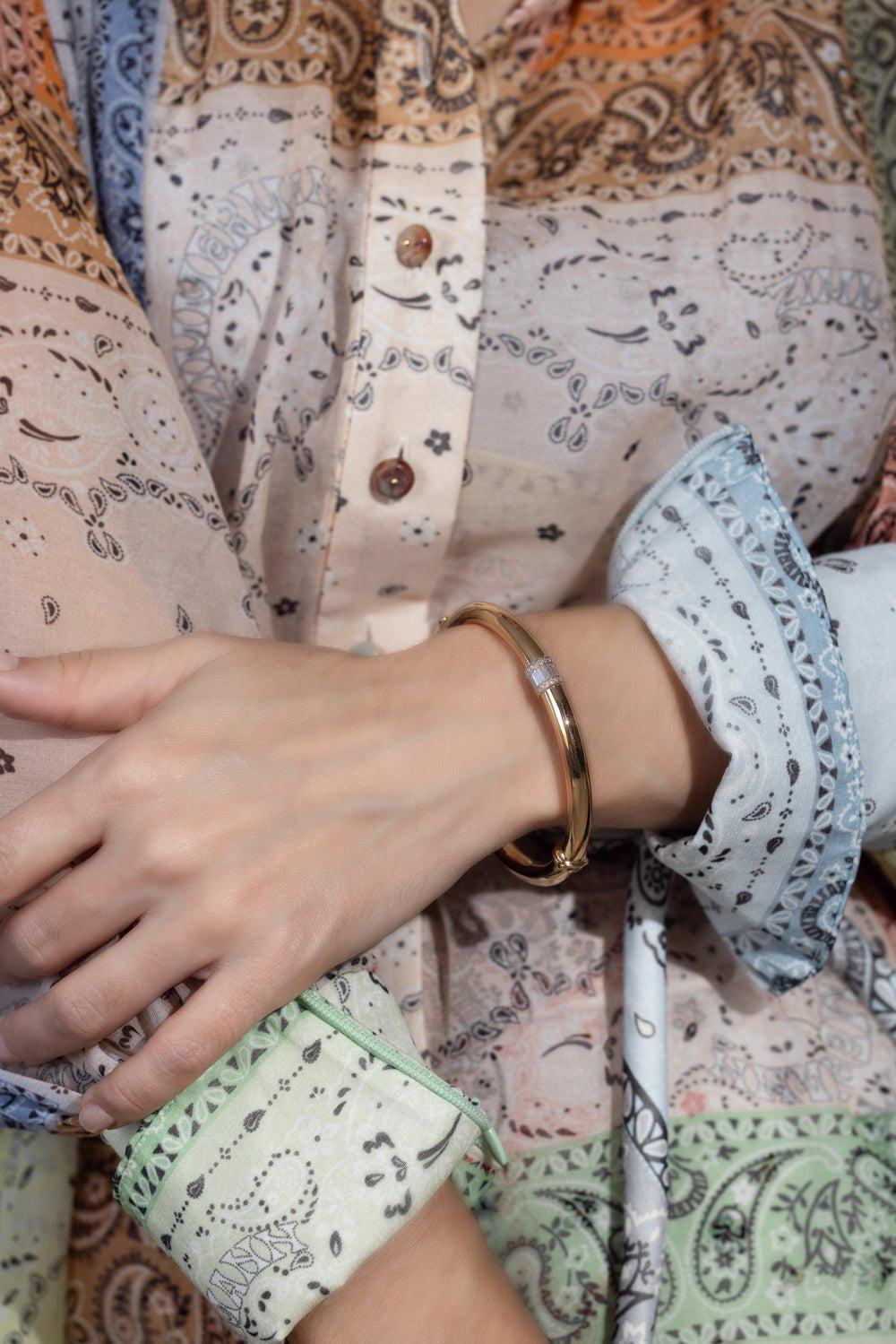 MOKSH-Paro Oval Bangle Bracelet-